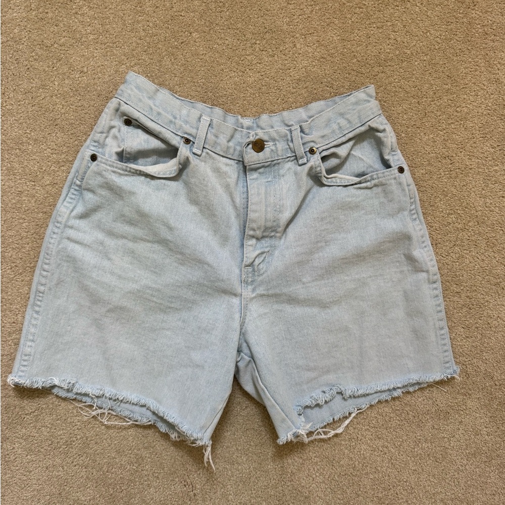 chic Light Blue High-Rise Denim Shorts with Frayed Hem